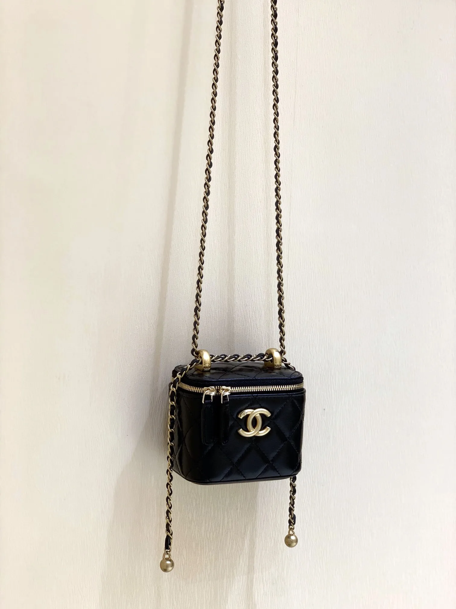Chanel AP2292 Handmade Double Gold Bead Series Handbag Women s Crossbody Bag Chanel AP2292 Handmade Double Gold Bead Series Handbag Women s Crossbody Bag
