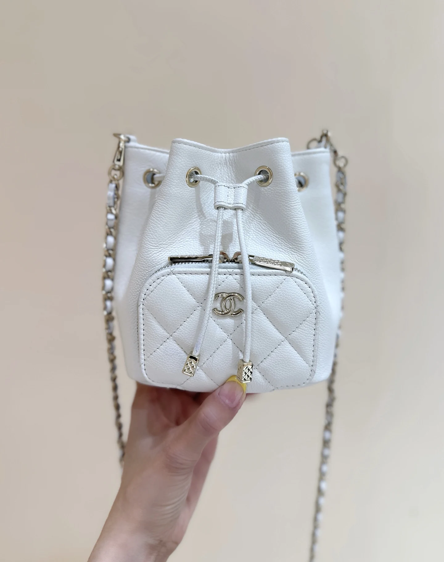 Chanel AP47750 Handheld Water Bucket Bag Women s Crossbody Bag Chanel AP47750 Handheld Water Bucket Bag Women s Crossbody Bag