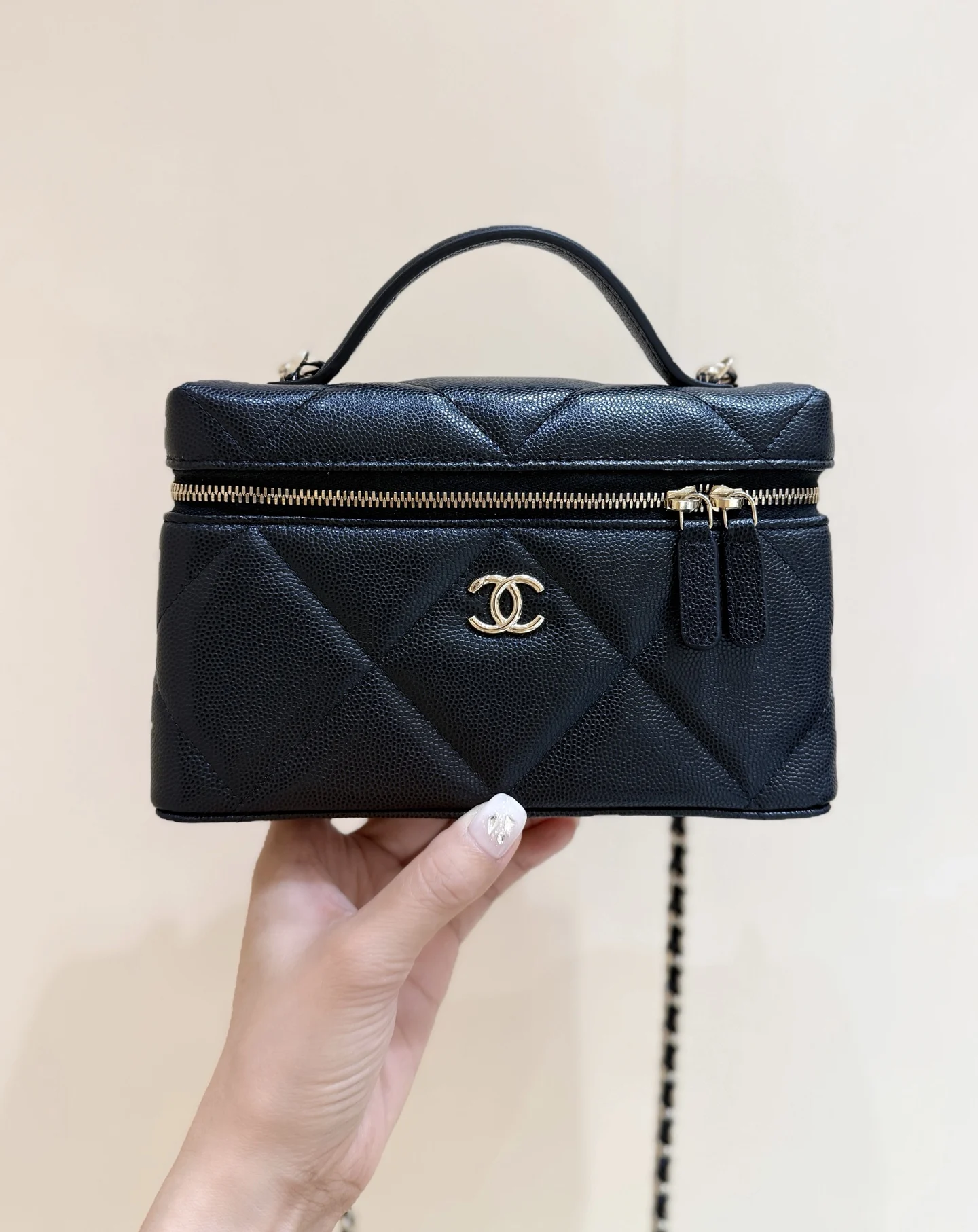 Chanel AP49360 Large Diamond Pattern Lunch Box Bag Women s Crossbody Bag Chanel AP49360 Large Diamond Pattern Lunch Box Bag Women s Crossbody Bag