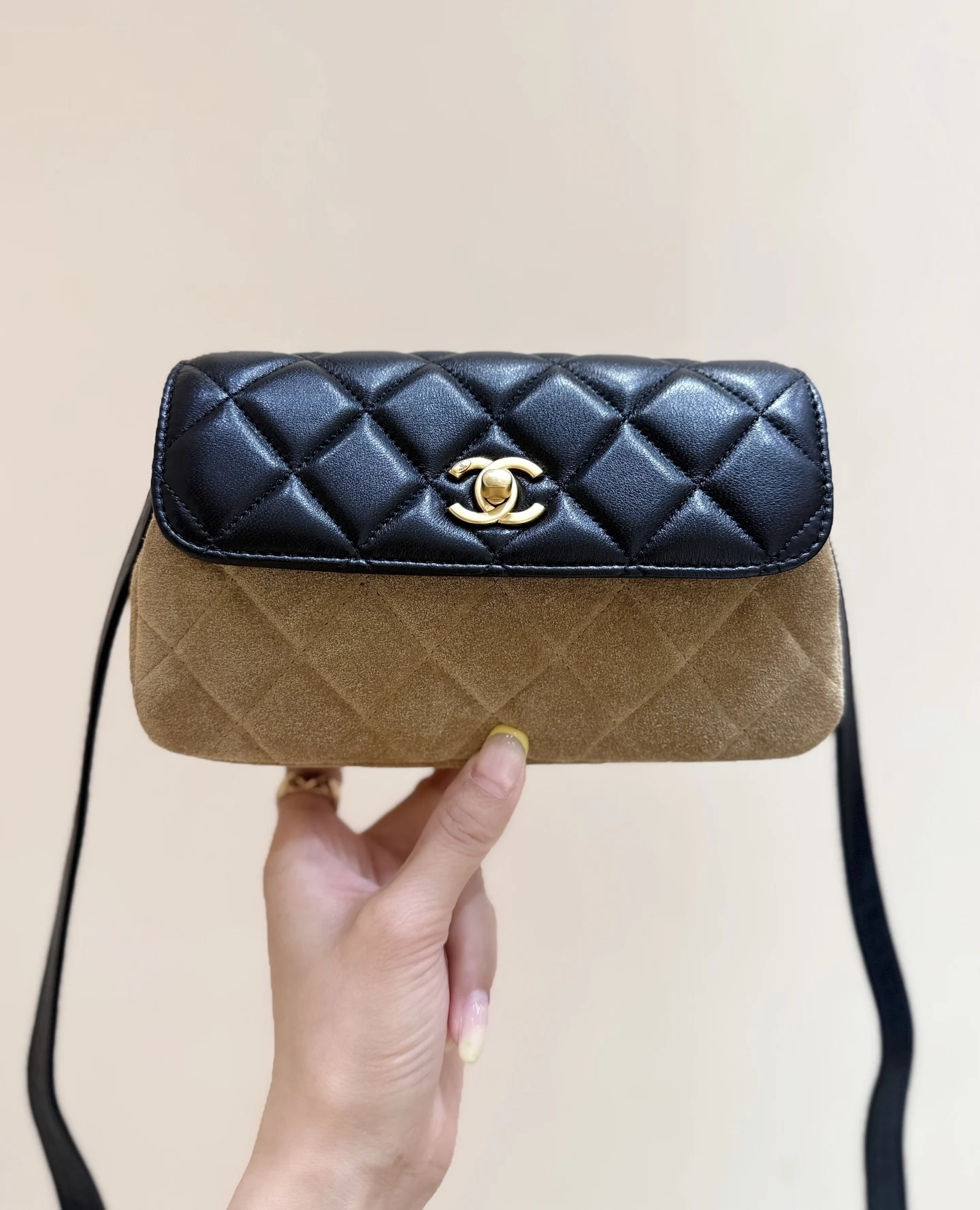 Chanel AP46770 Suede Color-Block Flap Bag Women s Crossbody Bag