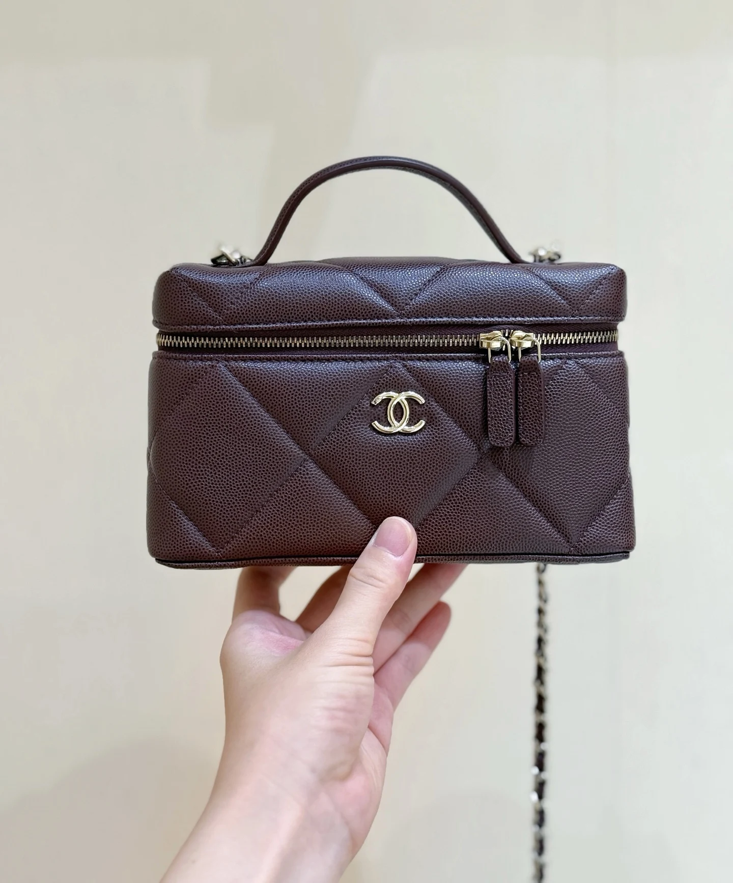 Chanel AP49360 Large Diamond Pattern Lunch Box Bag Women s Crossbody Bag Chanel AP49360 Large Diamond Pattern Lunch Box Bag Women s Crossbody Bag