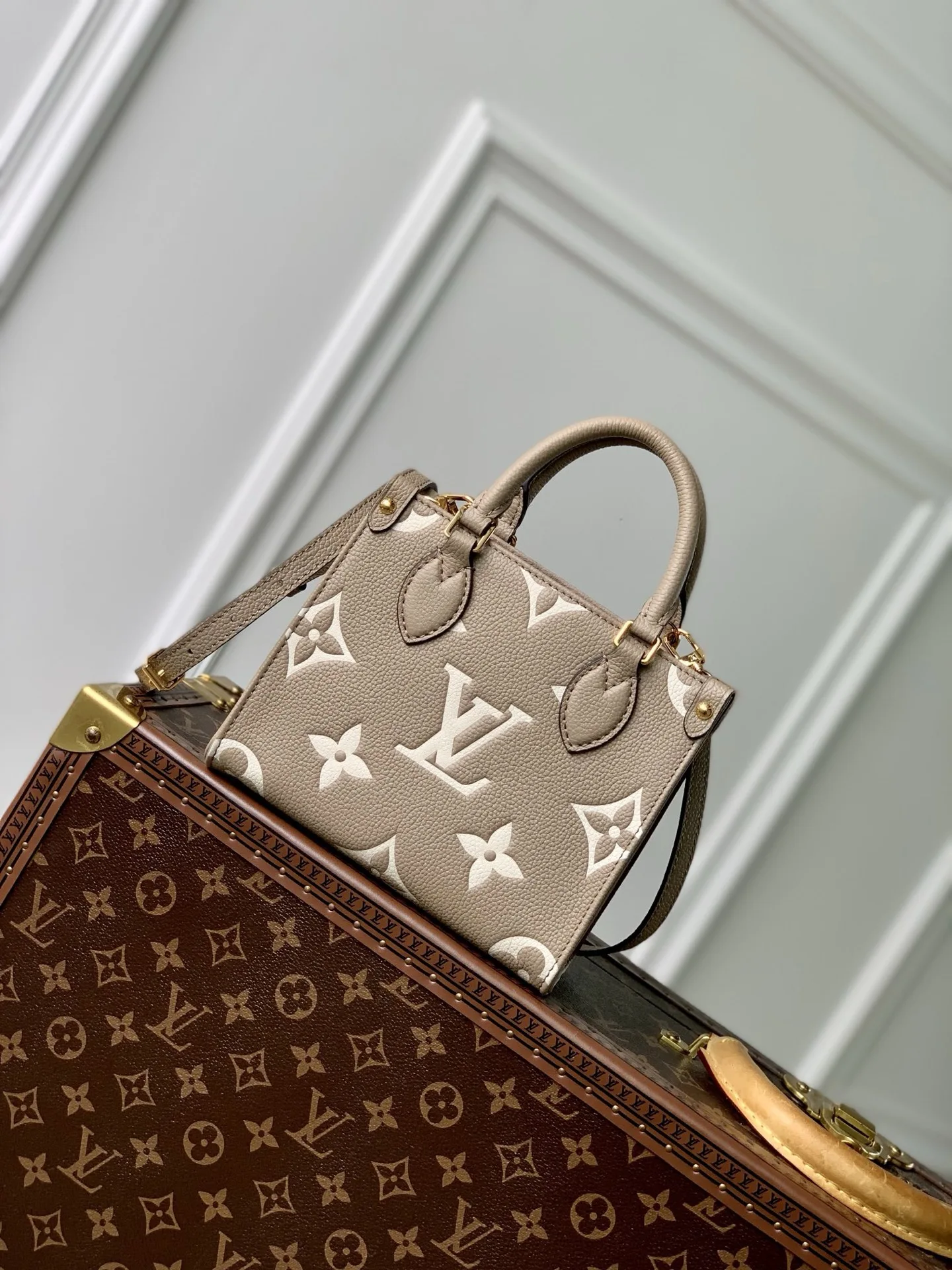 Louis Vuitton M47054 Leather Pattern Embossed Handbag Women s Crossbody Bag