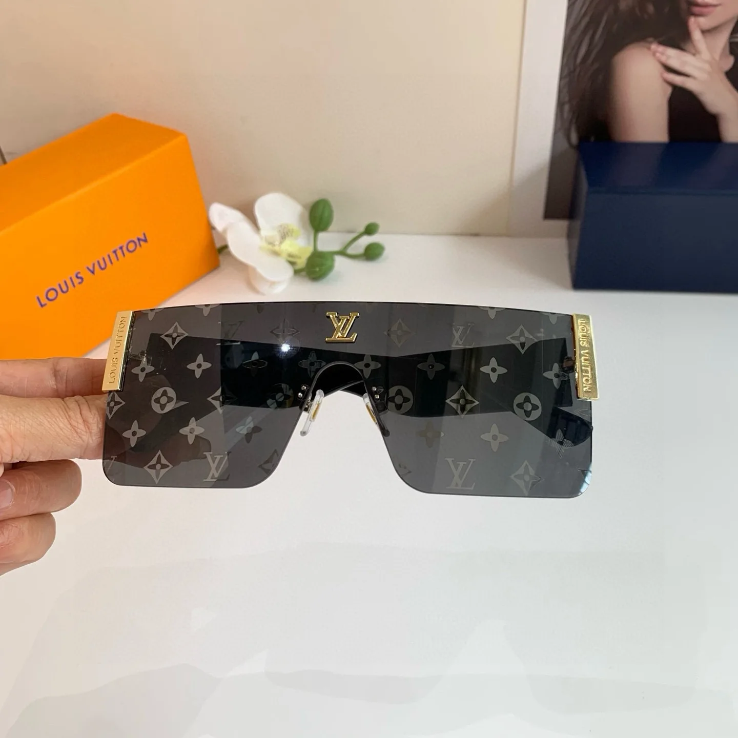 Louis Vuitton square glasses Louis Vuitton square glasses