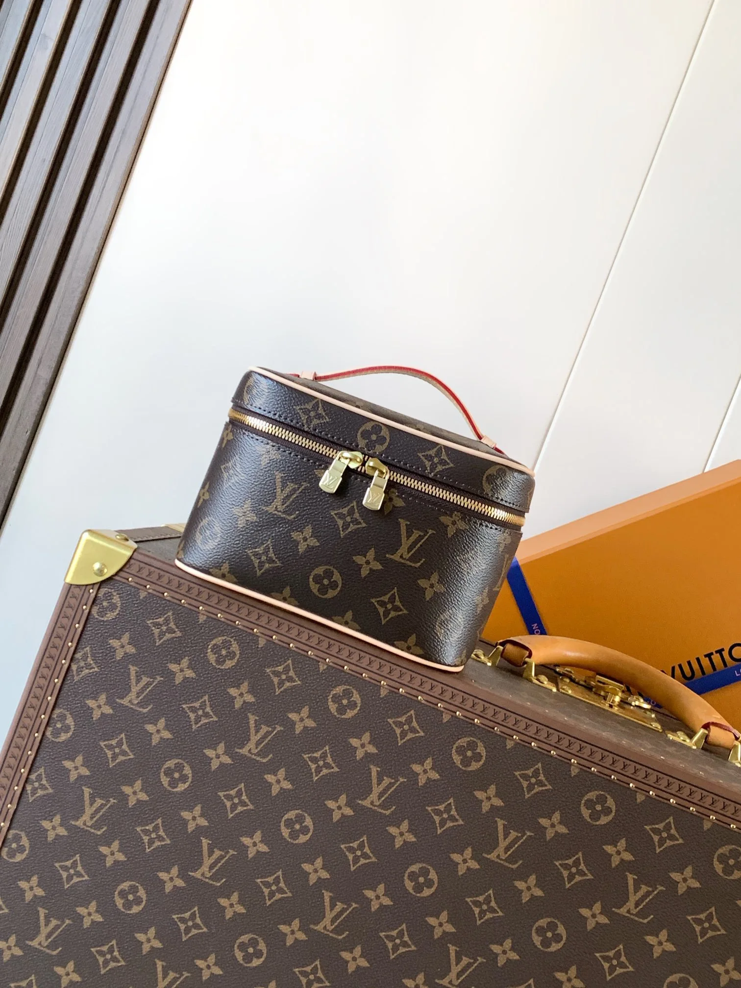 Louis Vuitton M44495 Mini Makeup Bag Women s Crossbody Bag