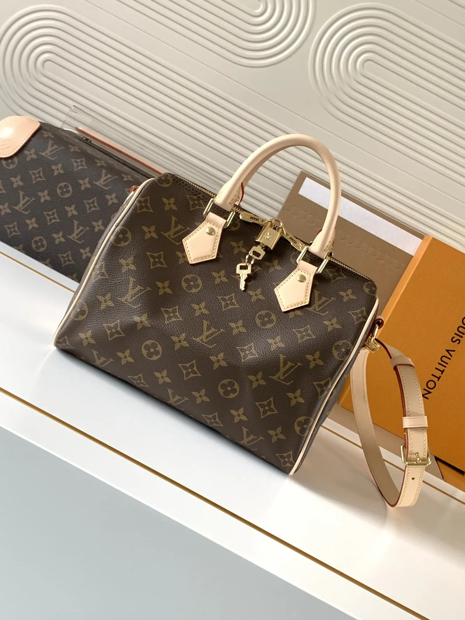 Louis Vuitton M41113 Engraved Lock Handbag Women s Crossbody Bag