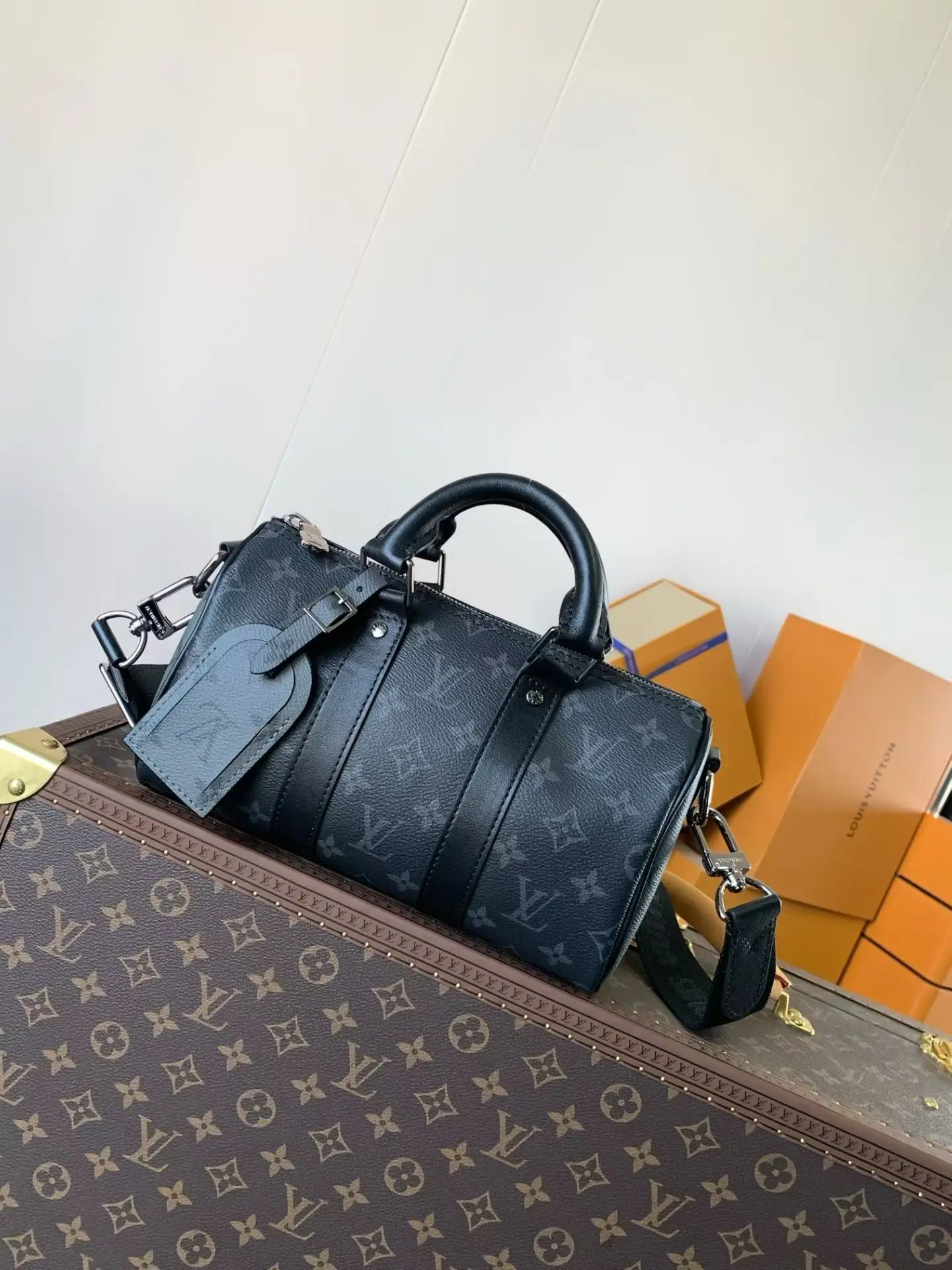Louis Vuitton M46271 Canvas Handbag Men s Crossbody Bag Louis Vuitton M46271 Canvas Handbag Men s Crossbody Bag