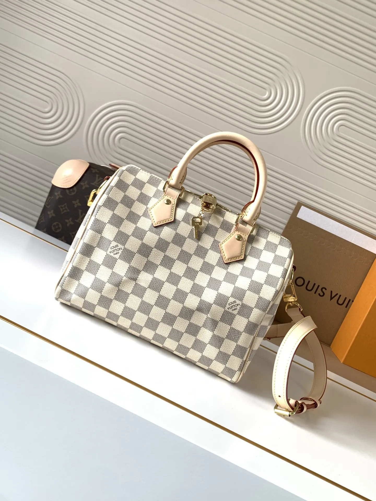 Louis Vuitton M41113 Engraved Lock Handbag Women s Crossbody Bag