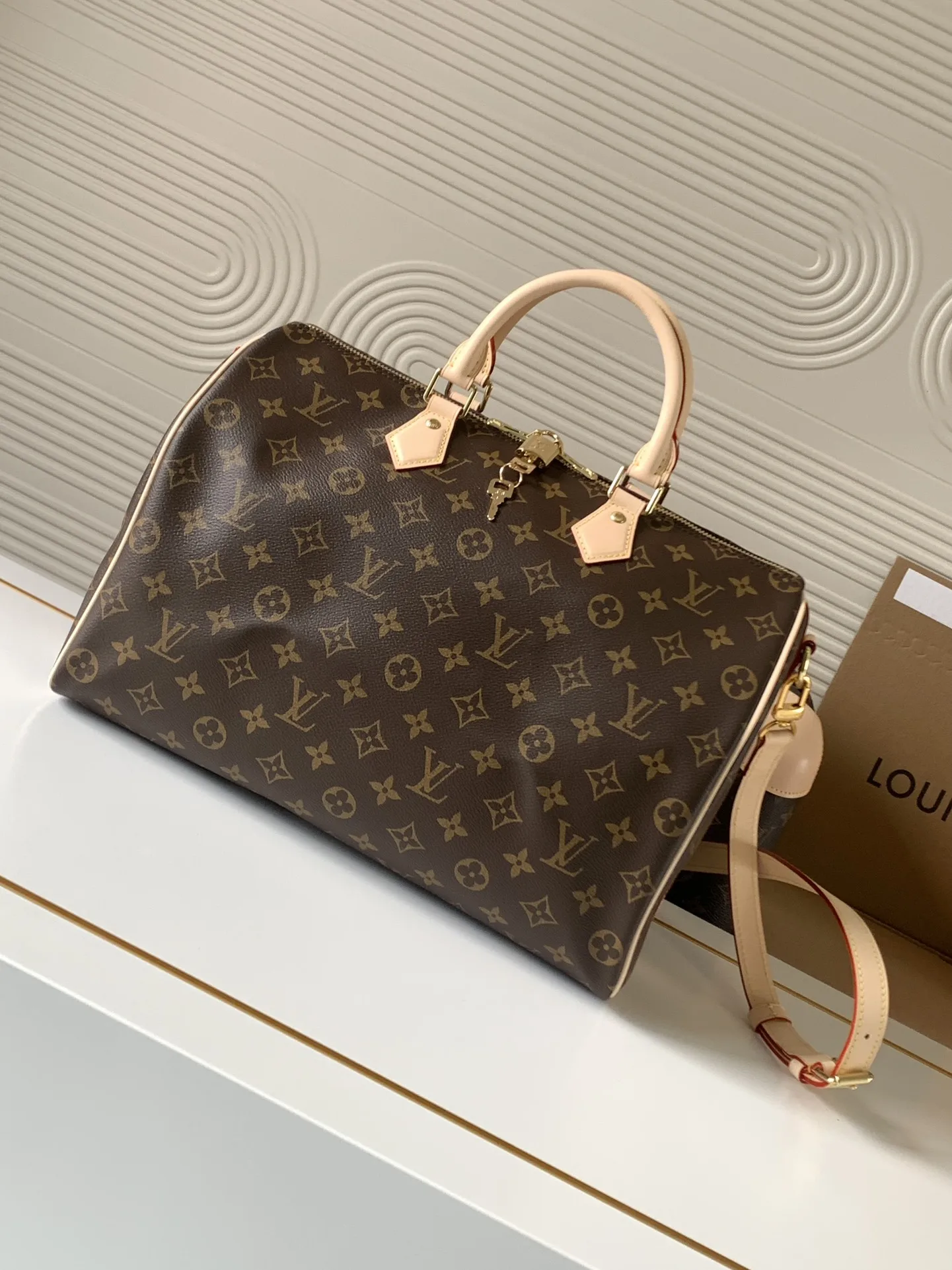 Louis Vuitton M41111 Engraved Padlock Handbag Women s Crossbody Bag