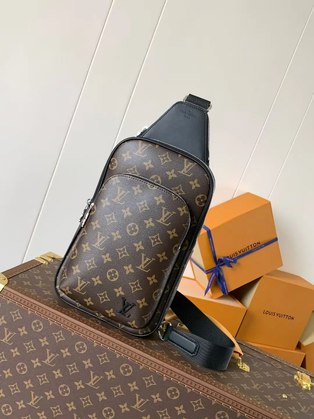 Louis Vuitton M46327 Canvas Shoulder Bag Chest Bag Louis Vuitton M46327 Canvas Shoulder Bag Chest Bag