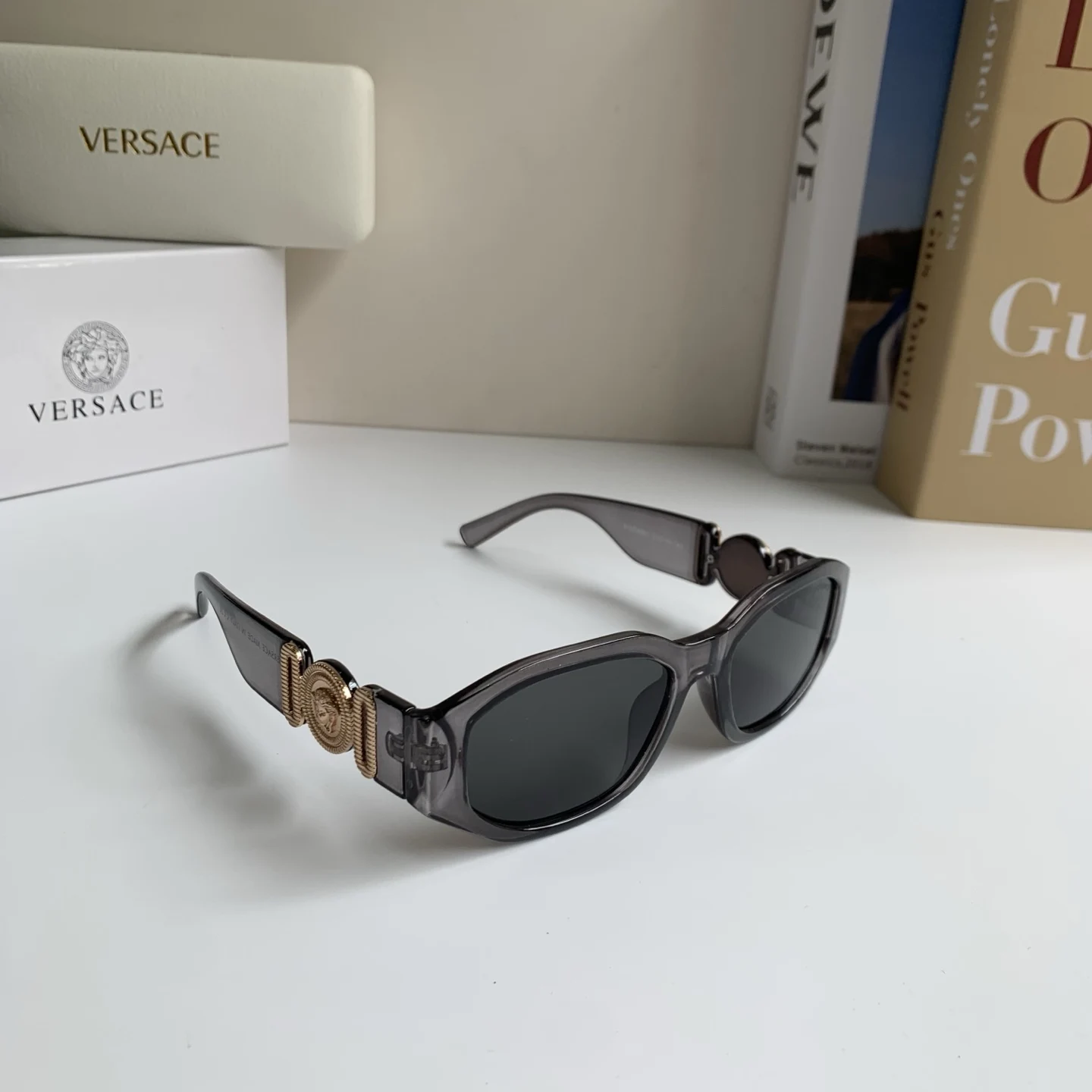 Versace New Metal Frameless Sunglasses for Men and Women Versace New Metal Frameless Sunglasses for Men and Women