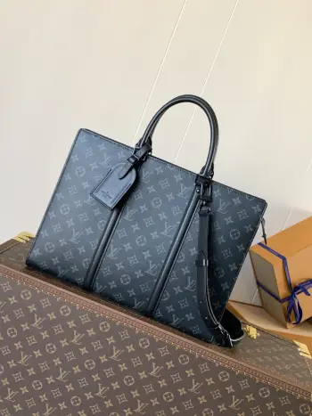 M45265 Letter-Embossed Briefcase Men s Crossbody Bag Replica Louis Vuitton mens bags