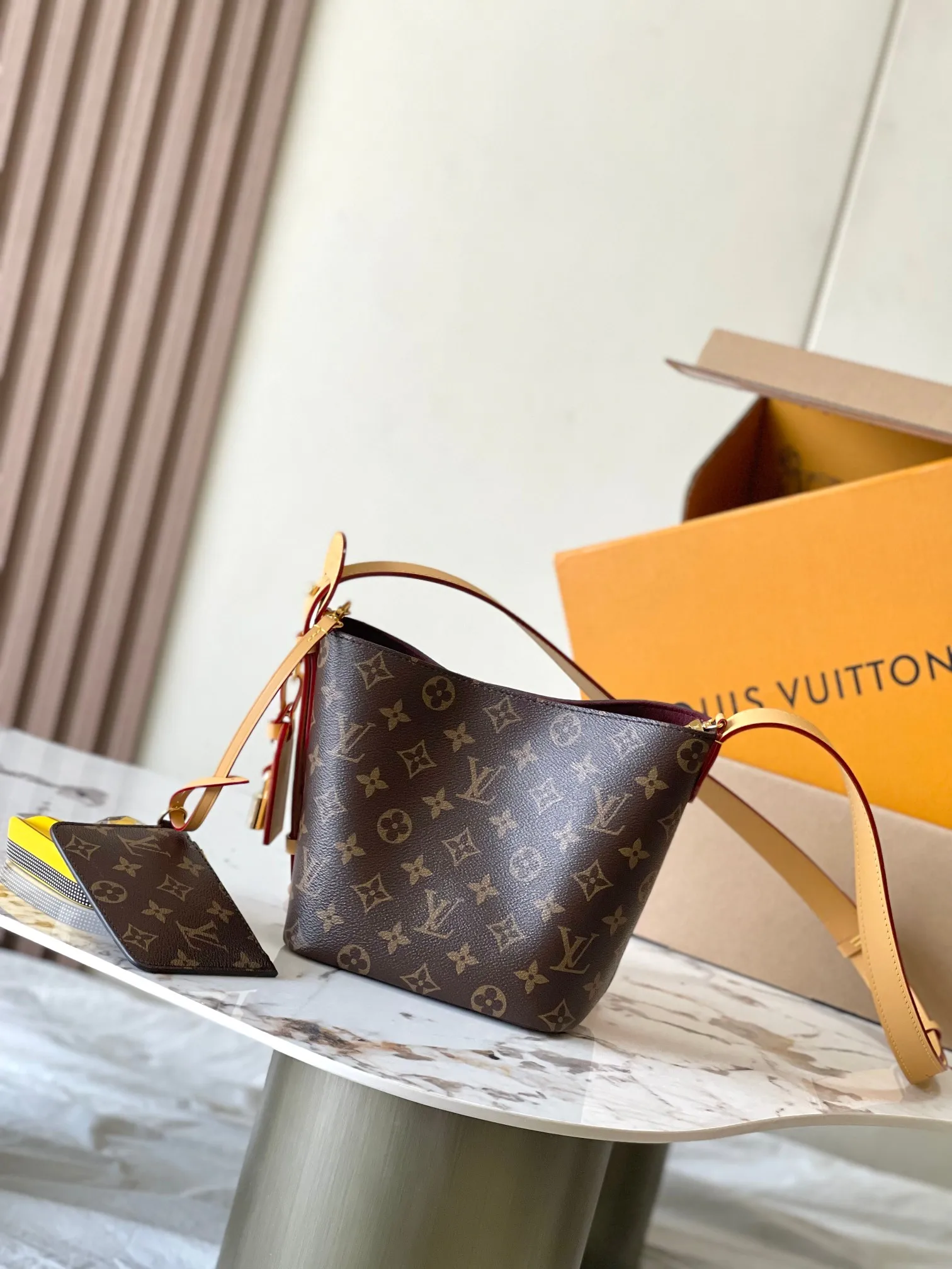 Louis Vuitton M12925 Pattern Handbag Women s Crossbody Bag Louis Vuitton M12925 Pattern Handbag Women s Crossbody Bag