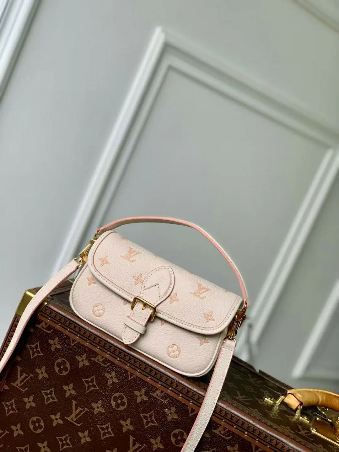 Louis Vuitton M13642 Dual-tone Handbag Women s Crossbody Bag