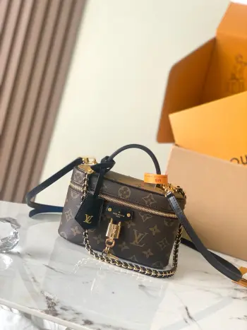 M47125 Classic Makeup Case Women s Crossbody Bag Replica Louis Vuitton womens bags