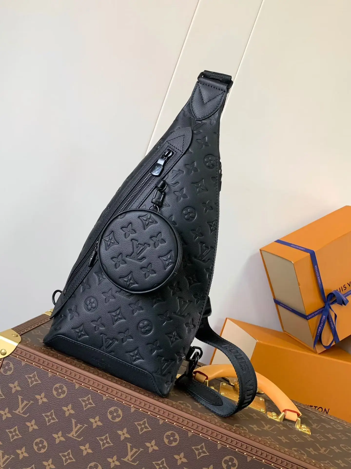 Louis Vuitton M21890 Coated Canvas Shoulder Bag Chest Bag Louis Vuitton M21890 Coated Canvas Shoulder Bag Chest Bag