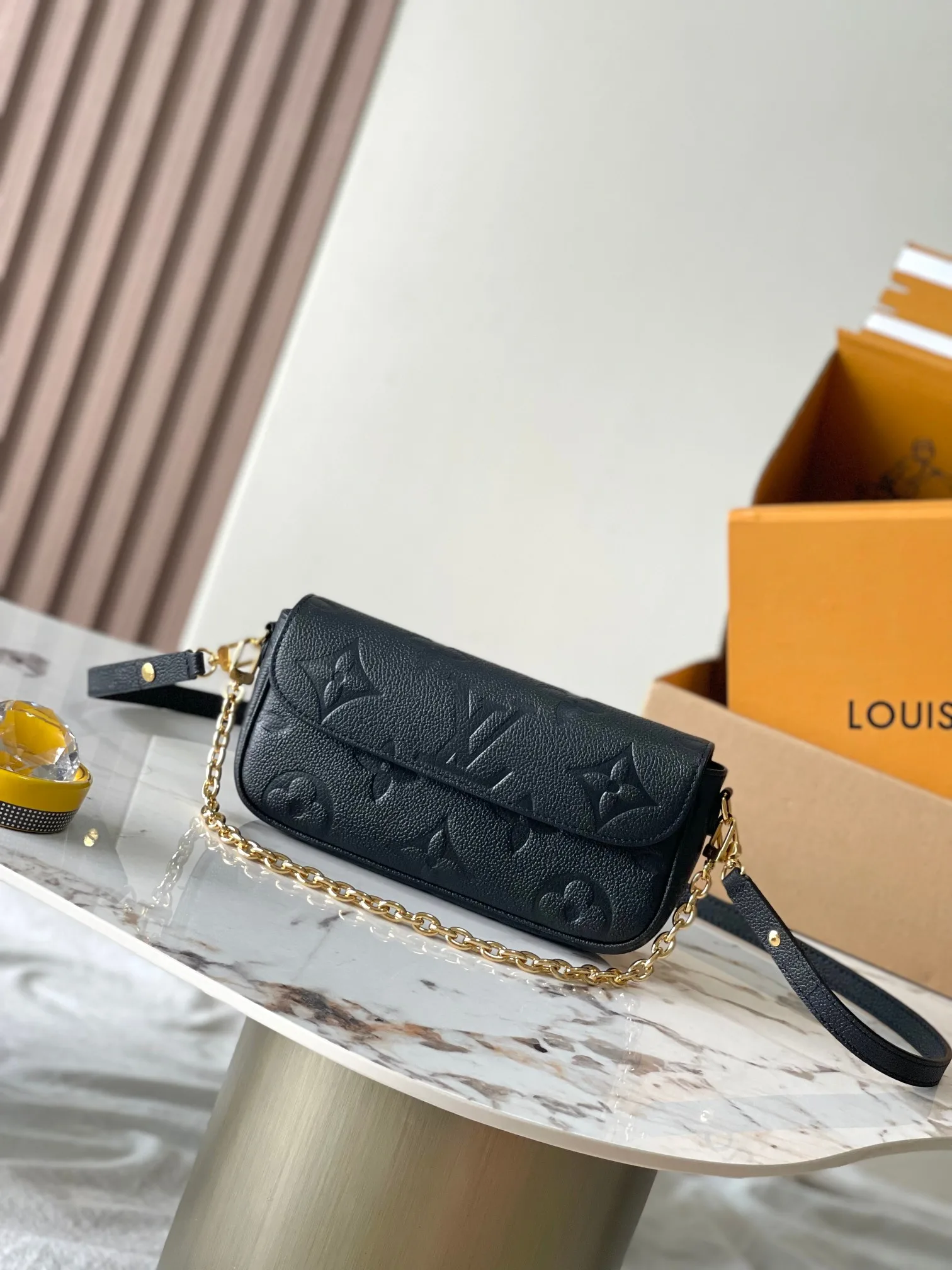 Louis Vuitton M82154 Pattern Handbag Women s Crossbody Bag Louis Vuitton M82154 Pattern Handbag Women s Crossbody Bag