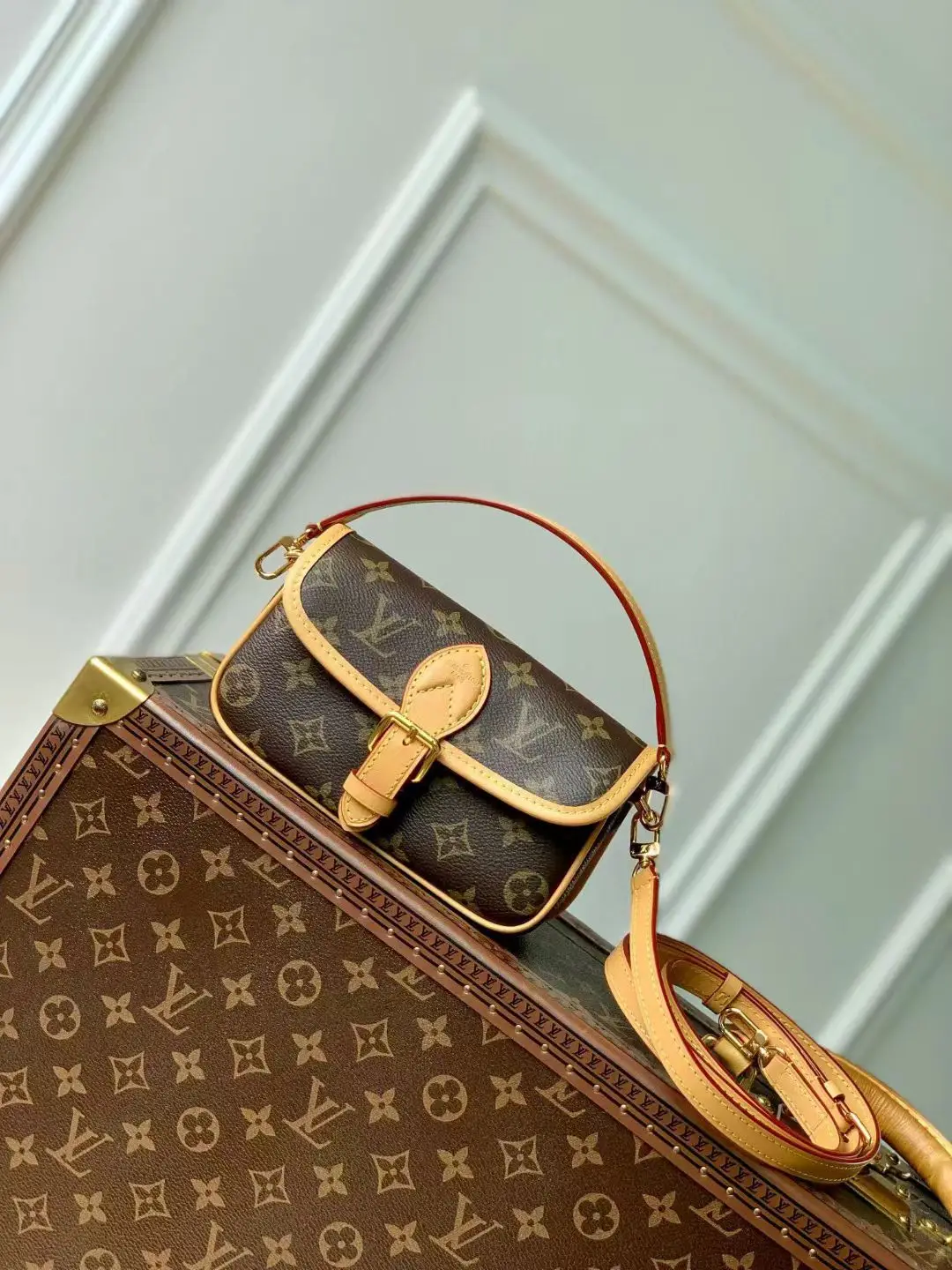 Louis Vuitton M83298 Dual-tone Handbag Women s Crossbody Bag