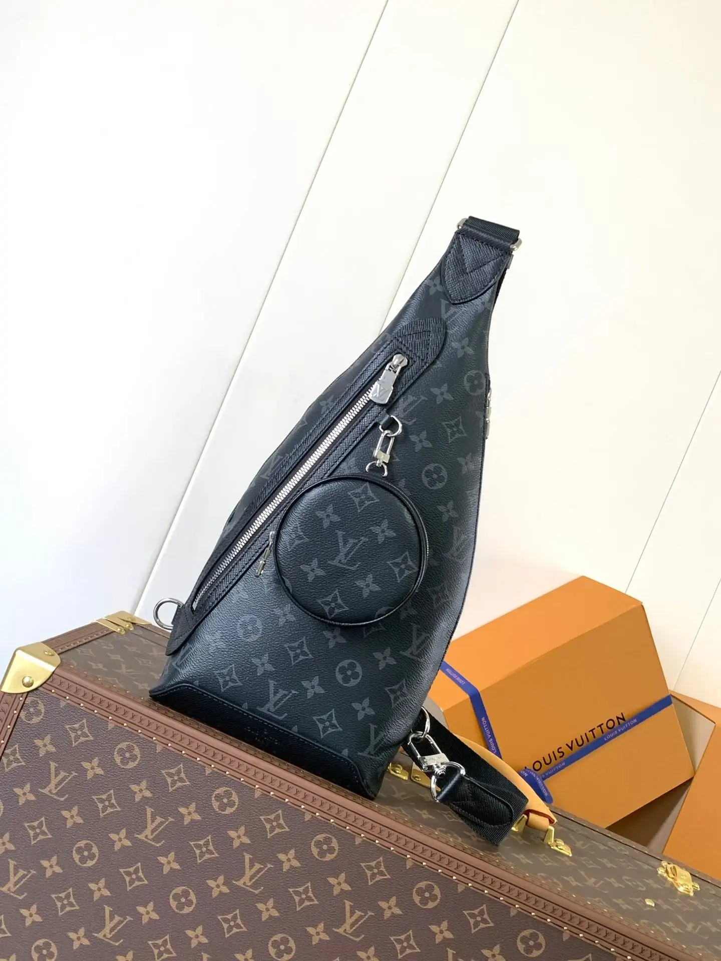 Louis Vuitton M30936 Coated Canvas Shoulder Bag Chest Bag Louis Vuitton M30936 Coated Canvas Shoulder Bag Chest Bag