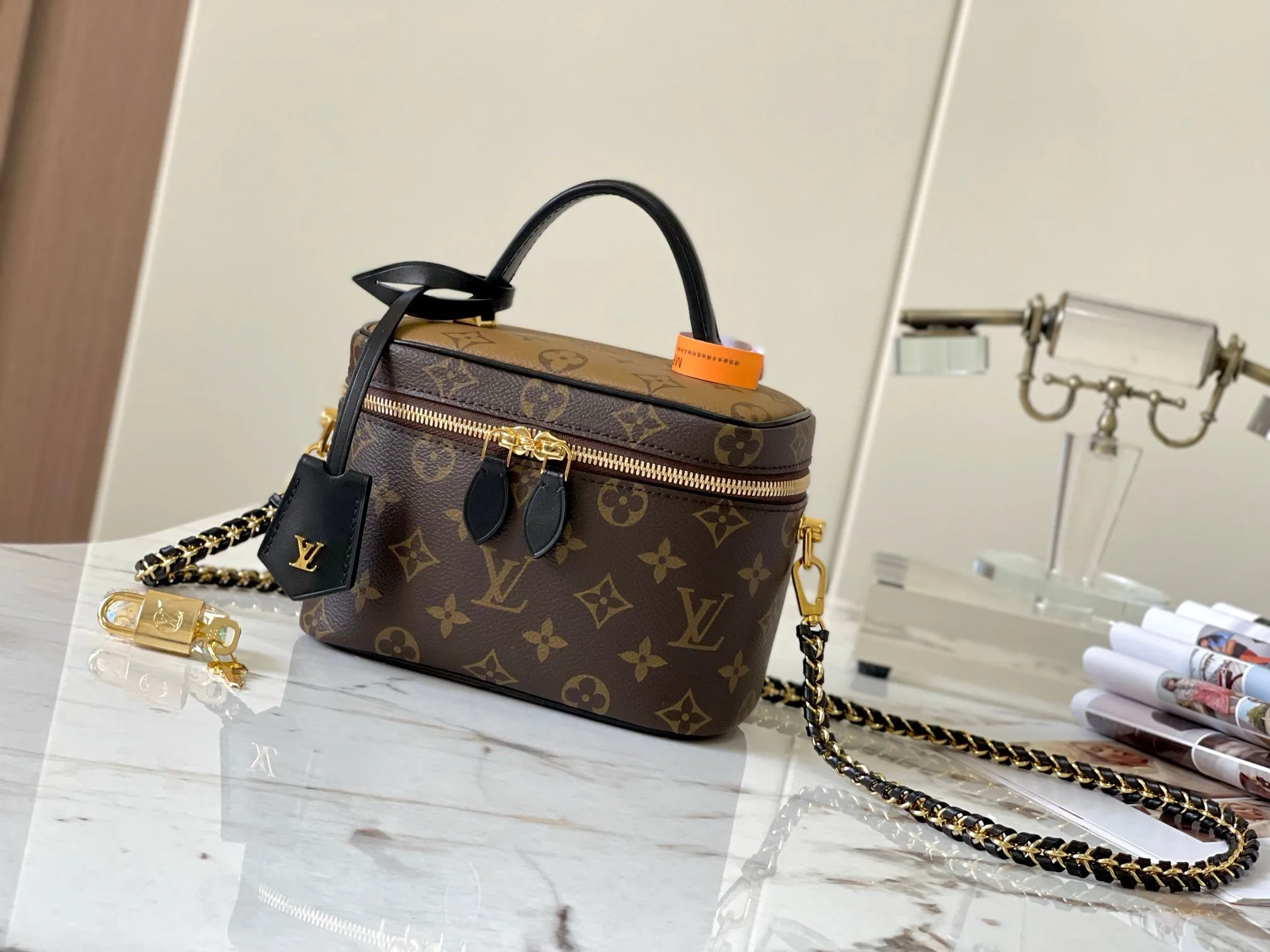 Louis Vuitton M45165 Classic Makeup Case Women s Crossbody Bag Louis Vuitton M45165 Classic Makeup Case Women s Crossbody Bag