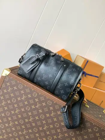 M45936 Pattern Travel Bag Men s Crossbody Bag Replica Louis Vuitton mens bags