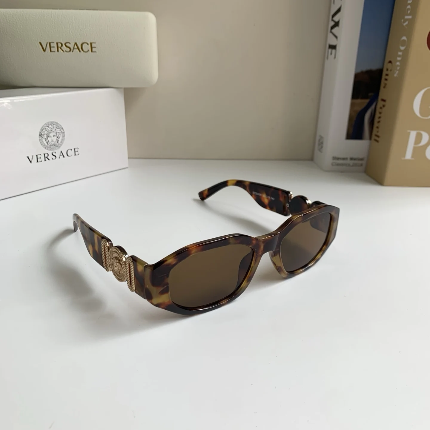 Versace New Metal Frameless Sunglasses for Men and Women Versace New Metal Frameless Sunglasses for Men and Women