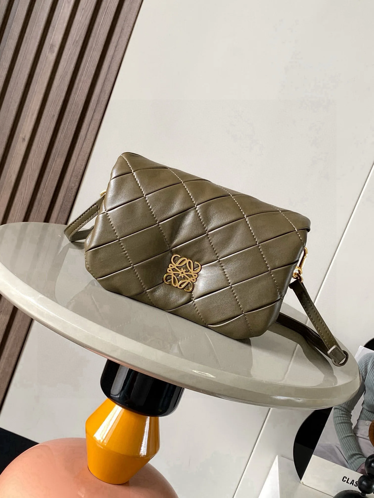 Loewe 9077 Mini Glossy Napa Lambskin Wrinkled Handbag Women s Crossbody Bag Loewe 9077 Mini Glossy Napa Lambskin Wrinkled Handbag Women s Crossbody Bag