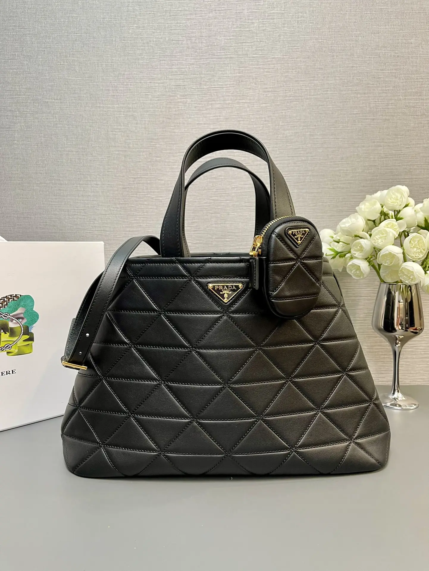 Prada 1BG547 New Imported Calfskin Tote Bag Women s Shoulder Bag Prada 1BG547 New Imported Calfskin Tote Bag Women s Shoulder Bag