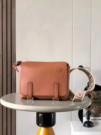 9011 Messenger Bag Classic Messenger Bag Men s Crossbody Bag Replica Loewe mens bags