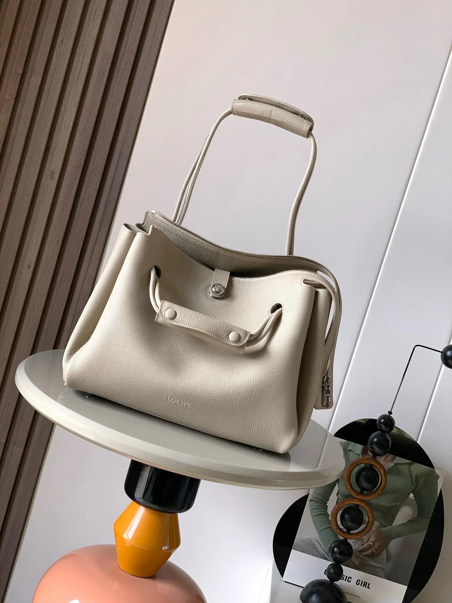 Loewe 9147 Soft Cowhide Leather Handbag Women s Crossbody Bag Loewe 9147 Soft Cowhide Leather Handbag Women s Crossbody Bag