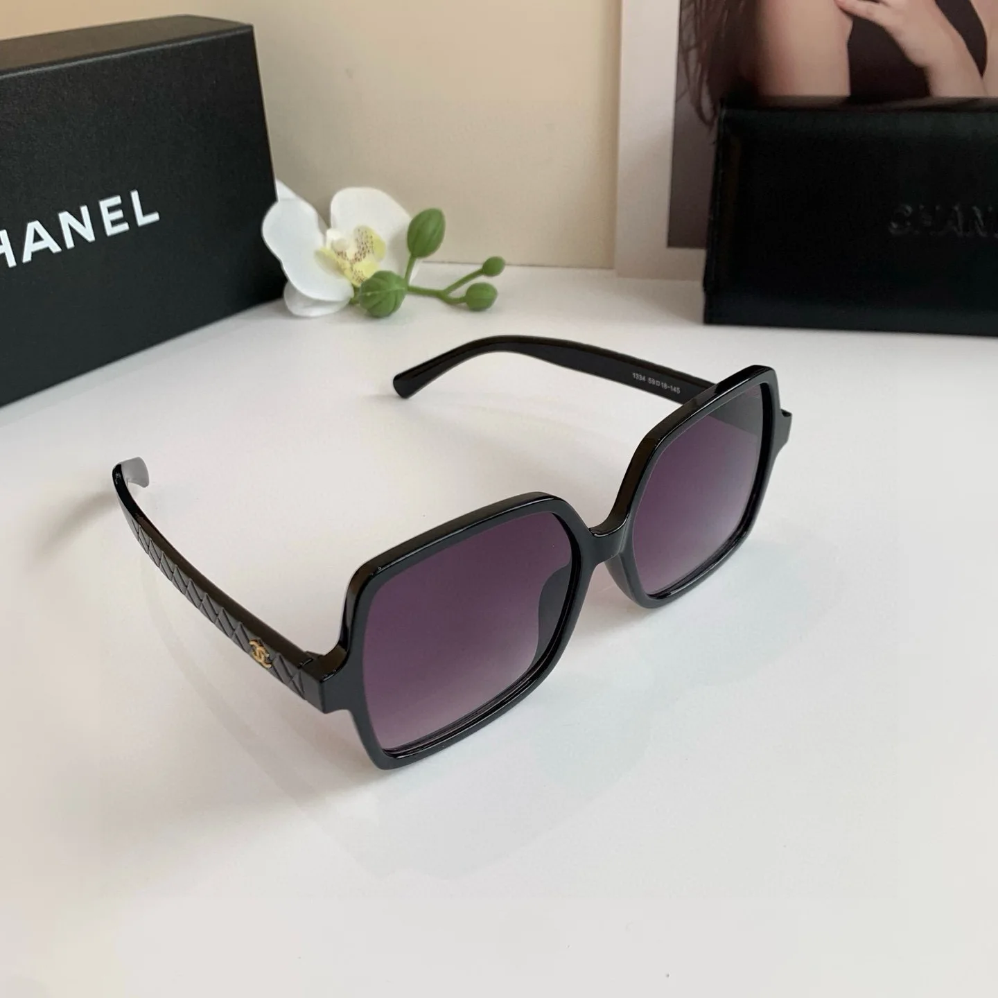 Chanel Arc de Triomphe Square Frame Large Leg Sunglasses