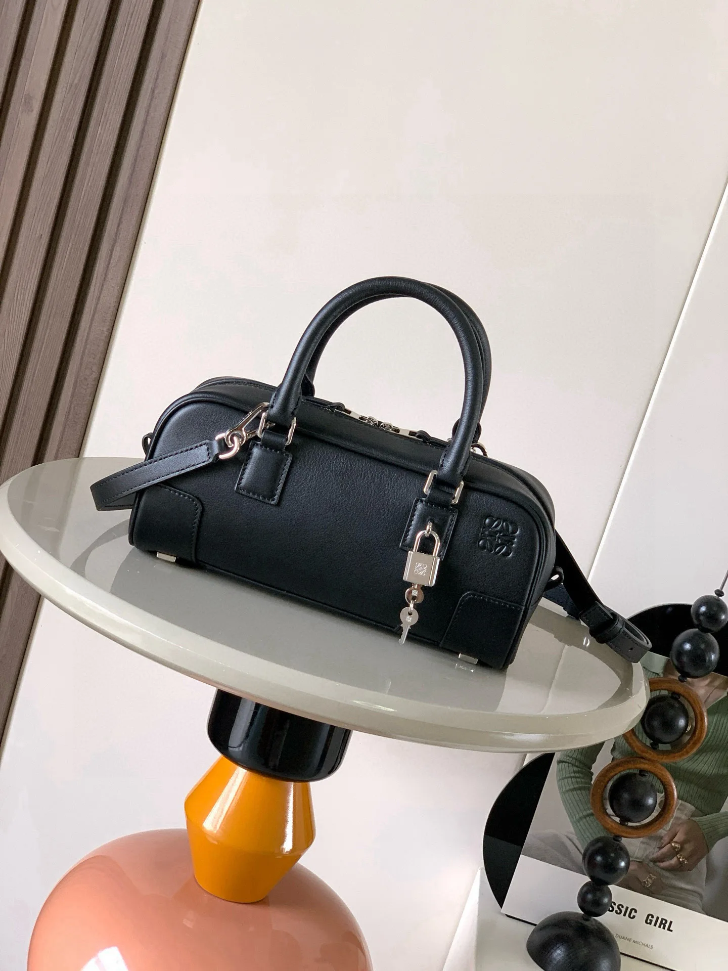 Loewe 9080 Napa cowhide leather handbag women s crossbody bag Loewe 9080 Napa cowhide leather handbag women s crossbody bag