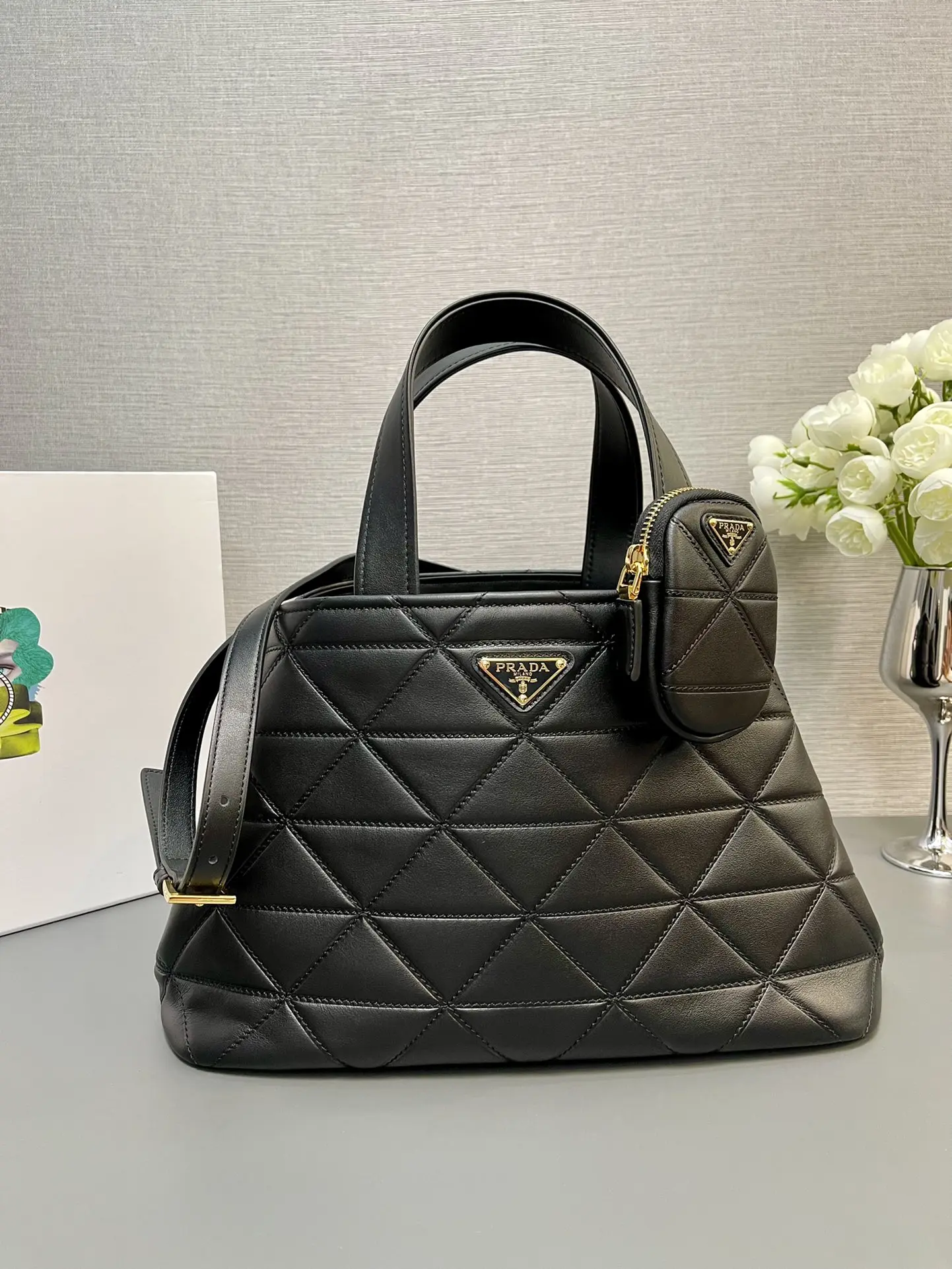 Prada 1BG545 New Imported Calfskin Tote Bag Women s Shoulder Bag Prada 1BG545 New Imported Calfskin Tote Bag Women s Shoulder Bag