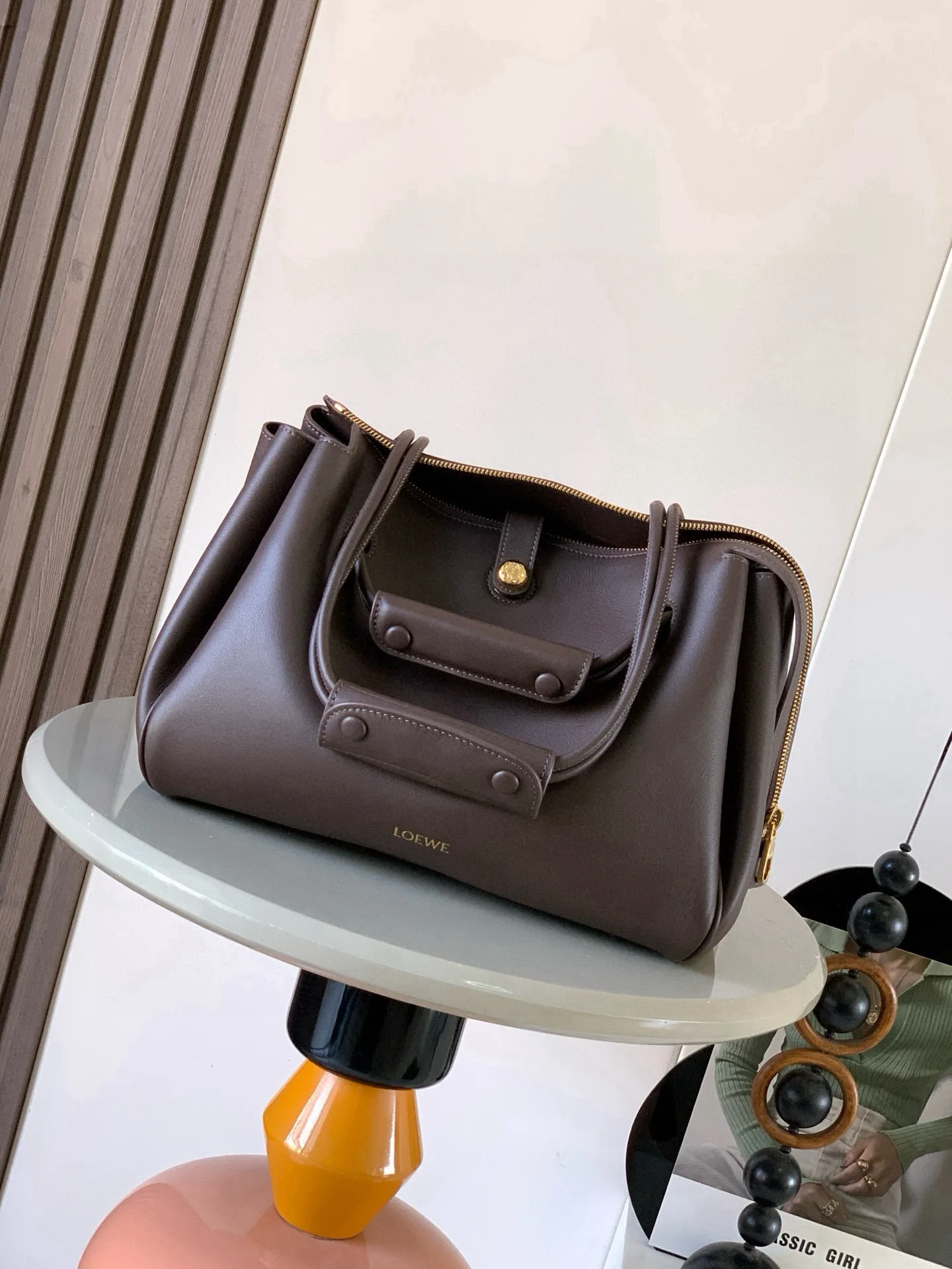 Loewe 9147 Soft Cowhide Leather Handbag Women s Crossbody Bag Loewe 9147 Soft Cowhide Leather Handbag Women s Crossbody Bag