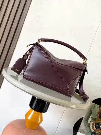 9096 Napa lambskin geometric bag women s crossbody bag Replica Loewe womens bags