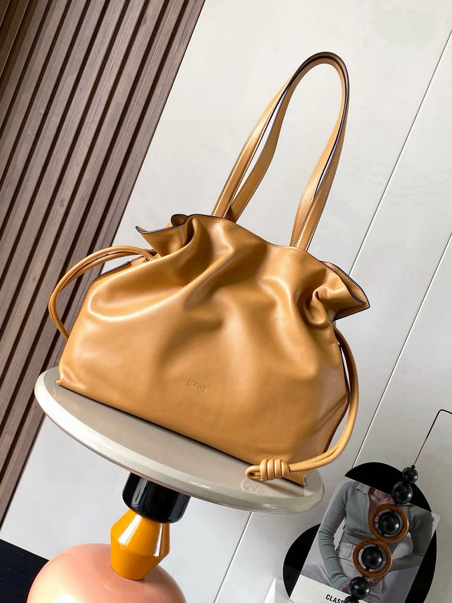 Loewe 9084 Large Napa Cowhide Leather Clutch Bag Women s Shoulder Bag Loewe 9084 Large Napa Cowhide Leather Clutch Bag Women s Shoulder Bag