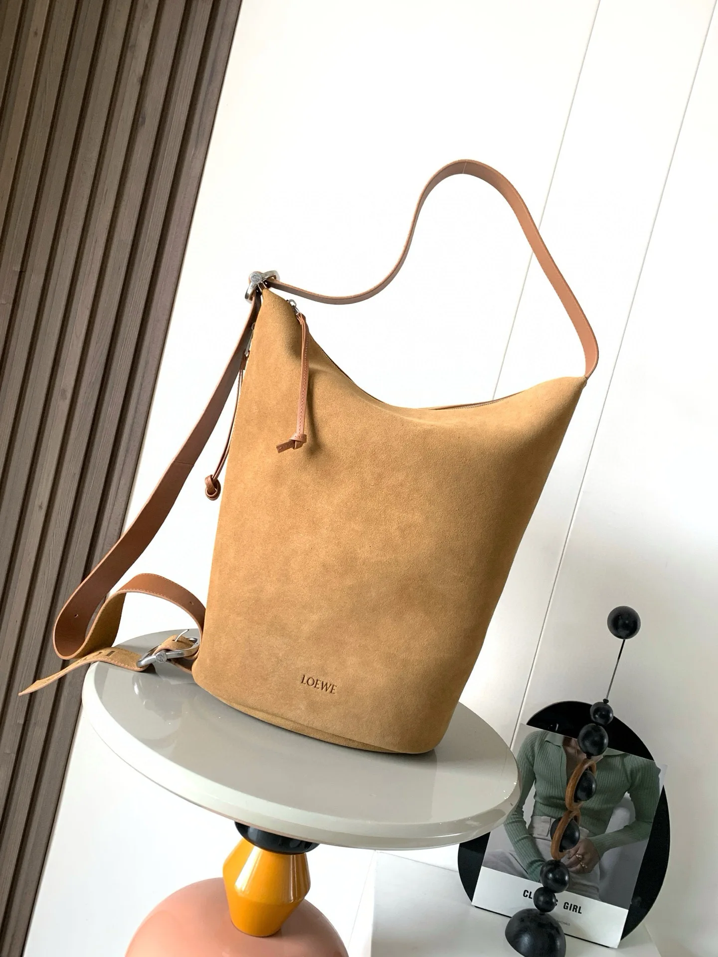 Loewe 9158 Soft Grain Cowhide Leather Bucket Handbag Women s Crossbody Bag Loewe 9158 Soft Grain Cowhide Leather Bucket Handbag Women s Crossbody Bag
