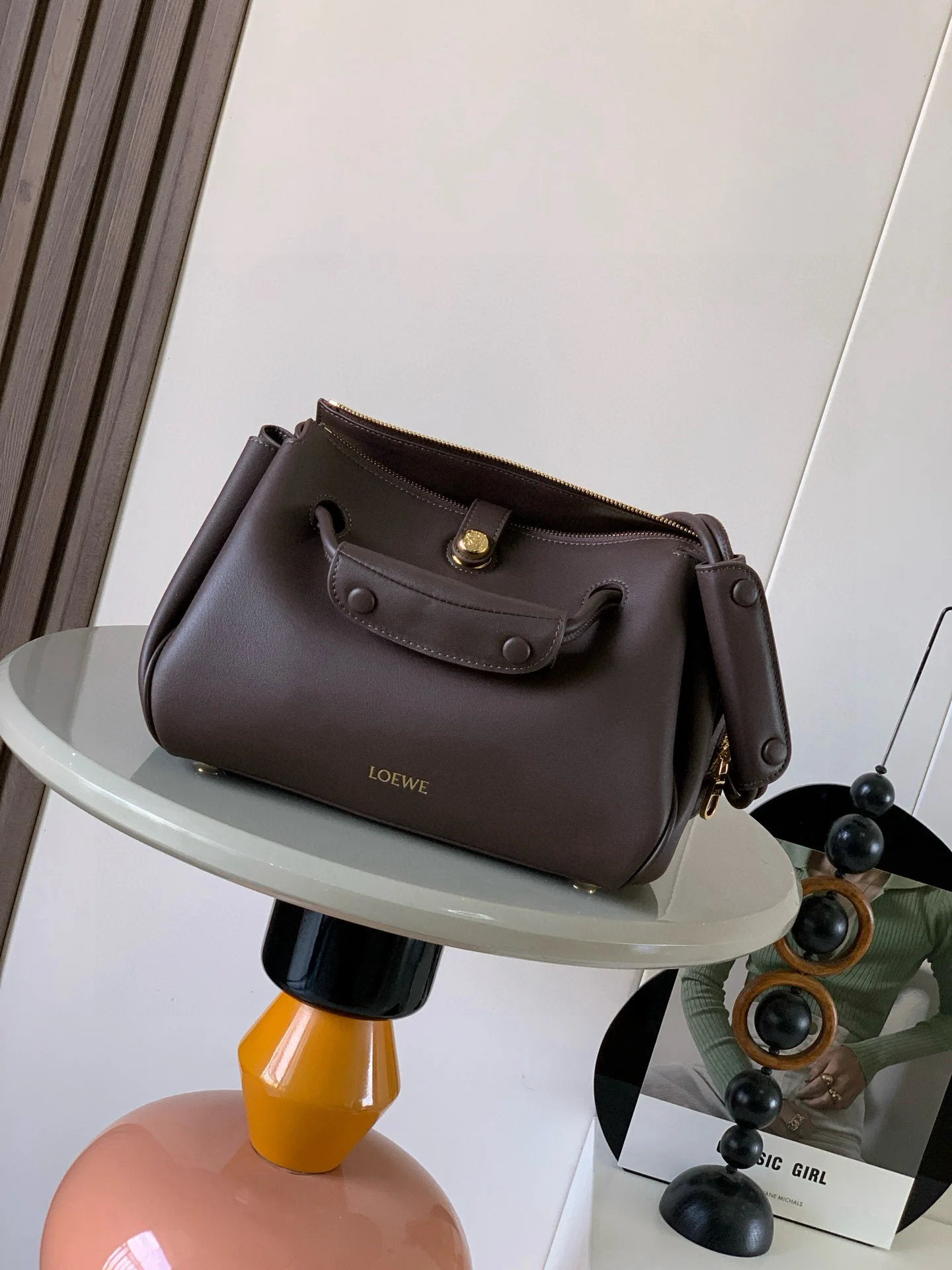 Loewe 9146 Cowhide Leather Handbag Women s Crossbody Bag Loewe 9146 Cowhide Leather Handbag Women s Crossbody Bag