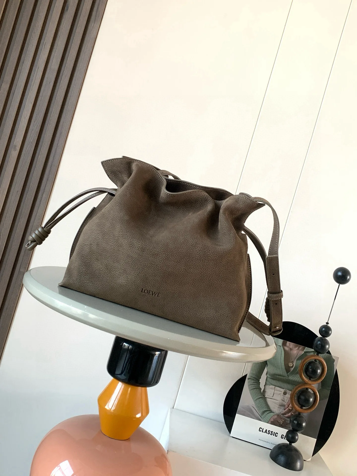 Loewe 9162 medium grain cowhide leather clutch bag women s crossbody bag Loewe 9162 medium grain cowhide leather clutch bag women s crossbody bag