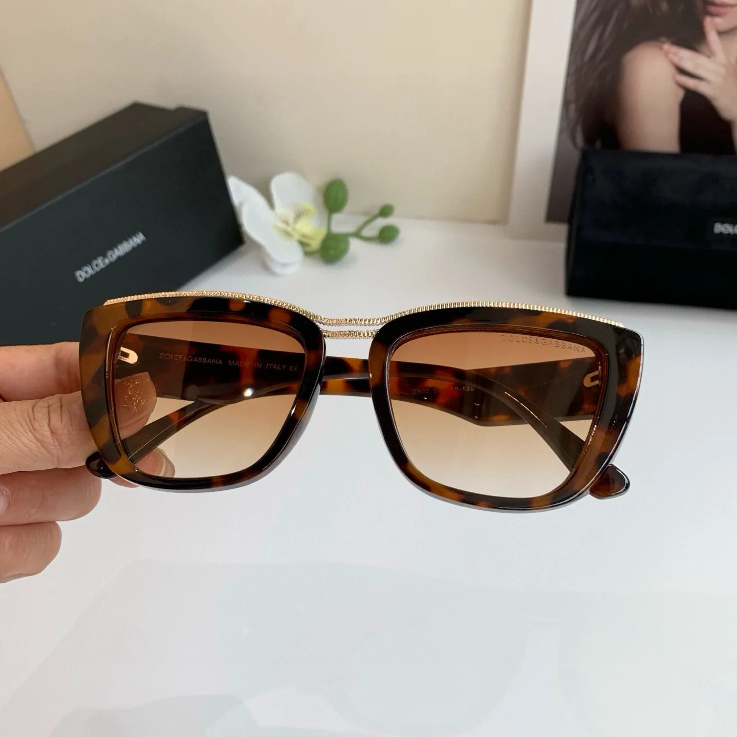 Dolce Gabbana Arc de Triomphe square sunglasses Dolce Gabbana Arc de Triomphe square sunglasses