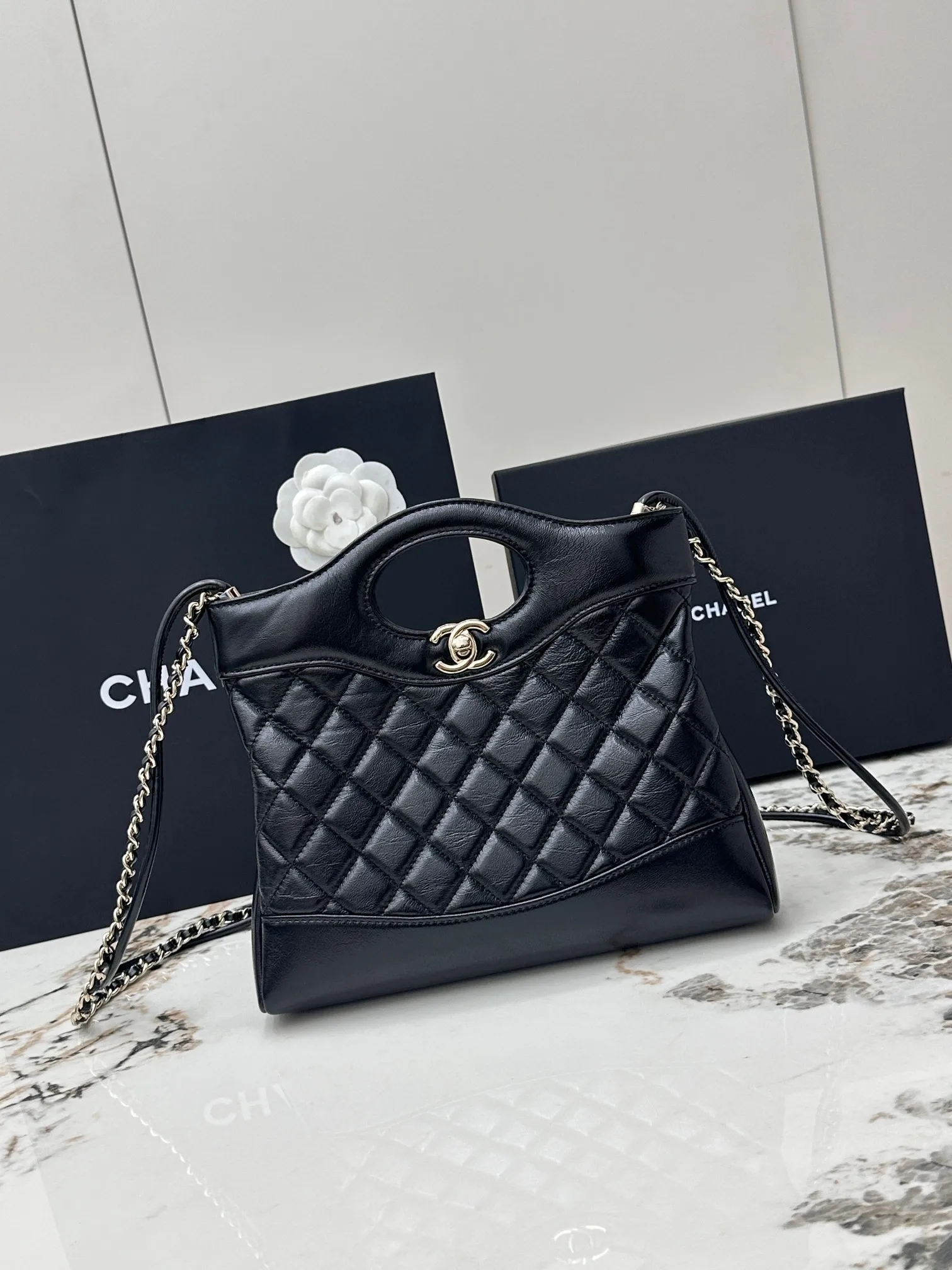 Chanel AS4133 Gold Buckle Diamond Pattern Oil Wax Leather Handbag Women s Crossbody Bag Chanel AS4133 Gold Buckle Diamond Pattern Oil Wax Leather Handbag Women s Crossbody Bag