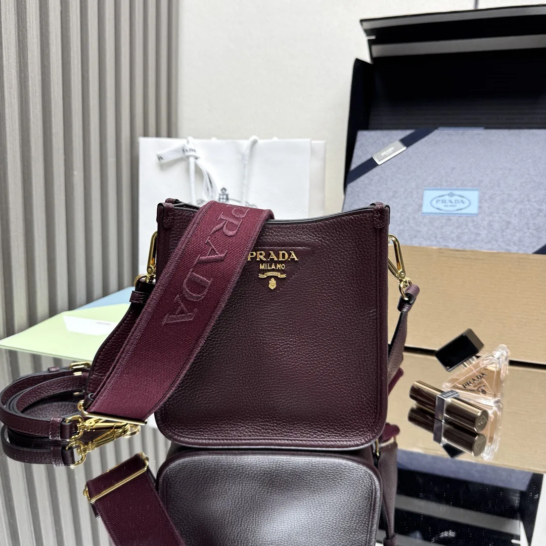 Prada 1BH191 New Shoulder Bag Women s Crossbody Bag Prada 1BH191 New Shoulder Bag Women s Crossbody Bag