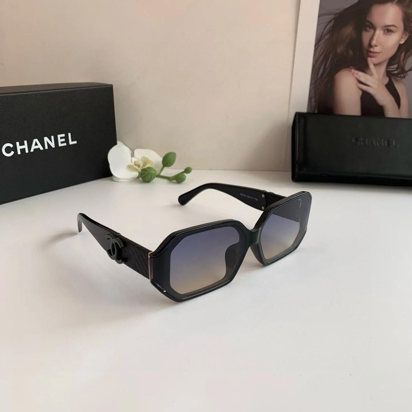 Chanel European and American fashion metal frog frame sunglasses Chanel European and American fashion metal frog frame sunglasses