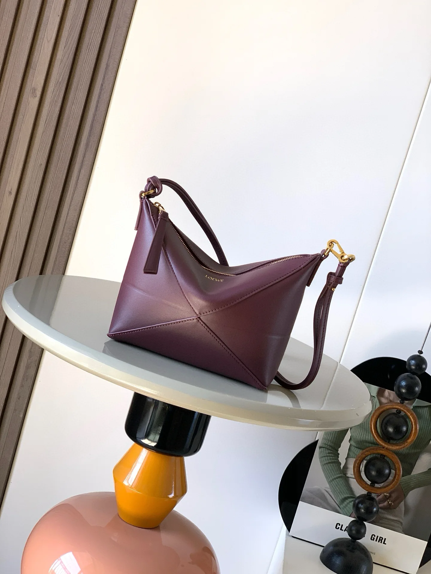 Loewe 9073 Glossy Napa Cowhide Leather Clutch Bag Women s Crossbody Bag Loewe 9073 Glossy Napa Cowhide Leather Clutch Bag Women s Crossbody Bag