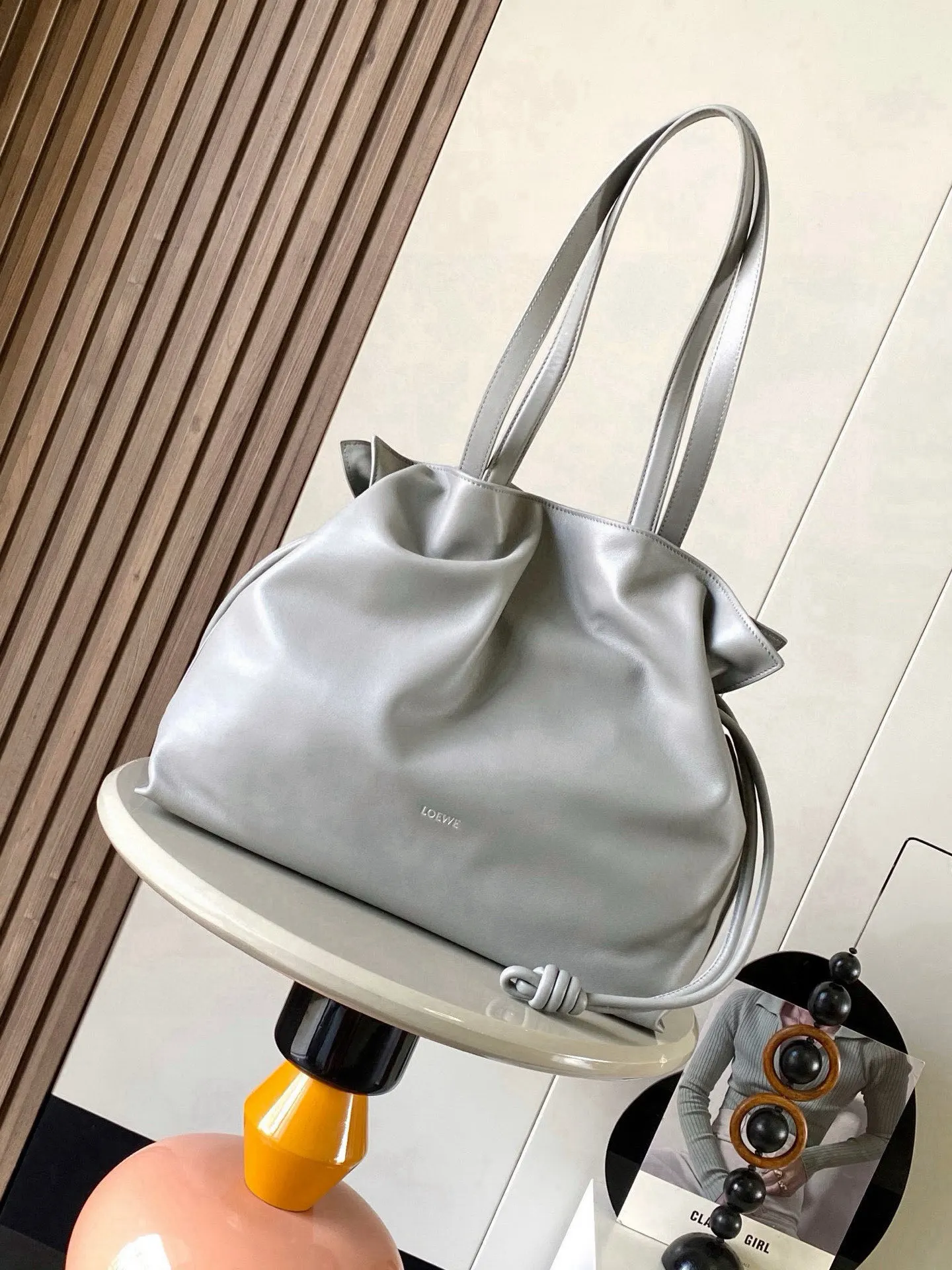 Loewe 9084 Large Napa Cowhide Leather Clutch Bag Women s Shoulder Bag Loewe 9084 Large Napa Cowhide Leather Clutch Bag Women s Shoulder Bag