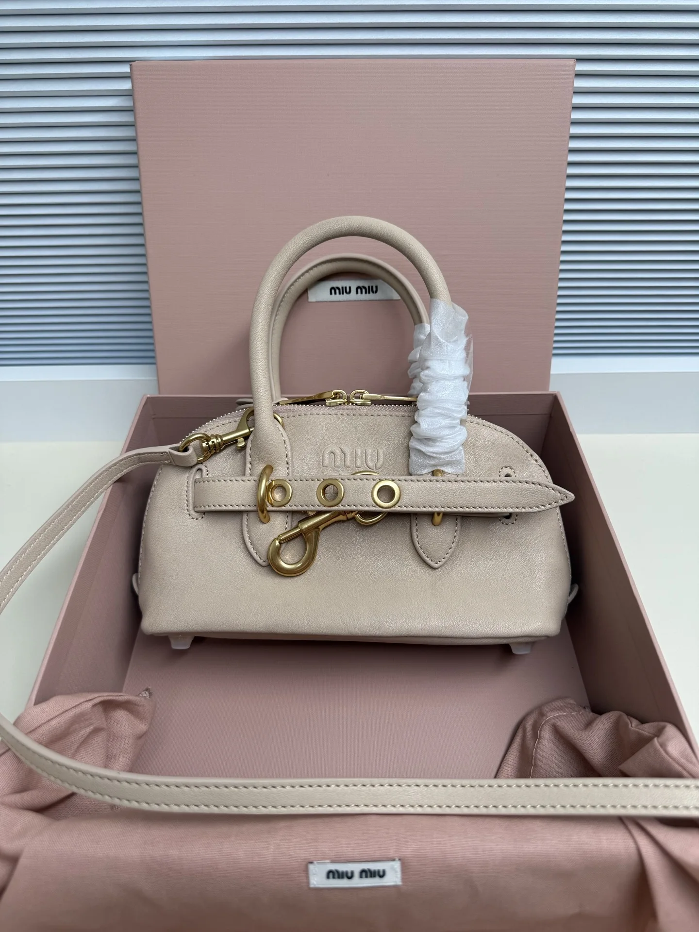 MIU MIU 5BP090 Mini Shell Bag Women s Crossbody Bag MIU MIU 5BP090 Mini Shell Bag Women s Crossbody Bag