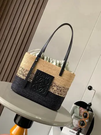 8001 Cowhide Square Handbag Women s Shoulder Bag Replica Loewe womens bags
