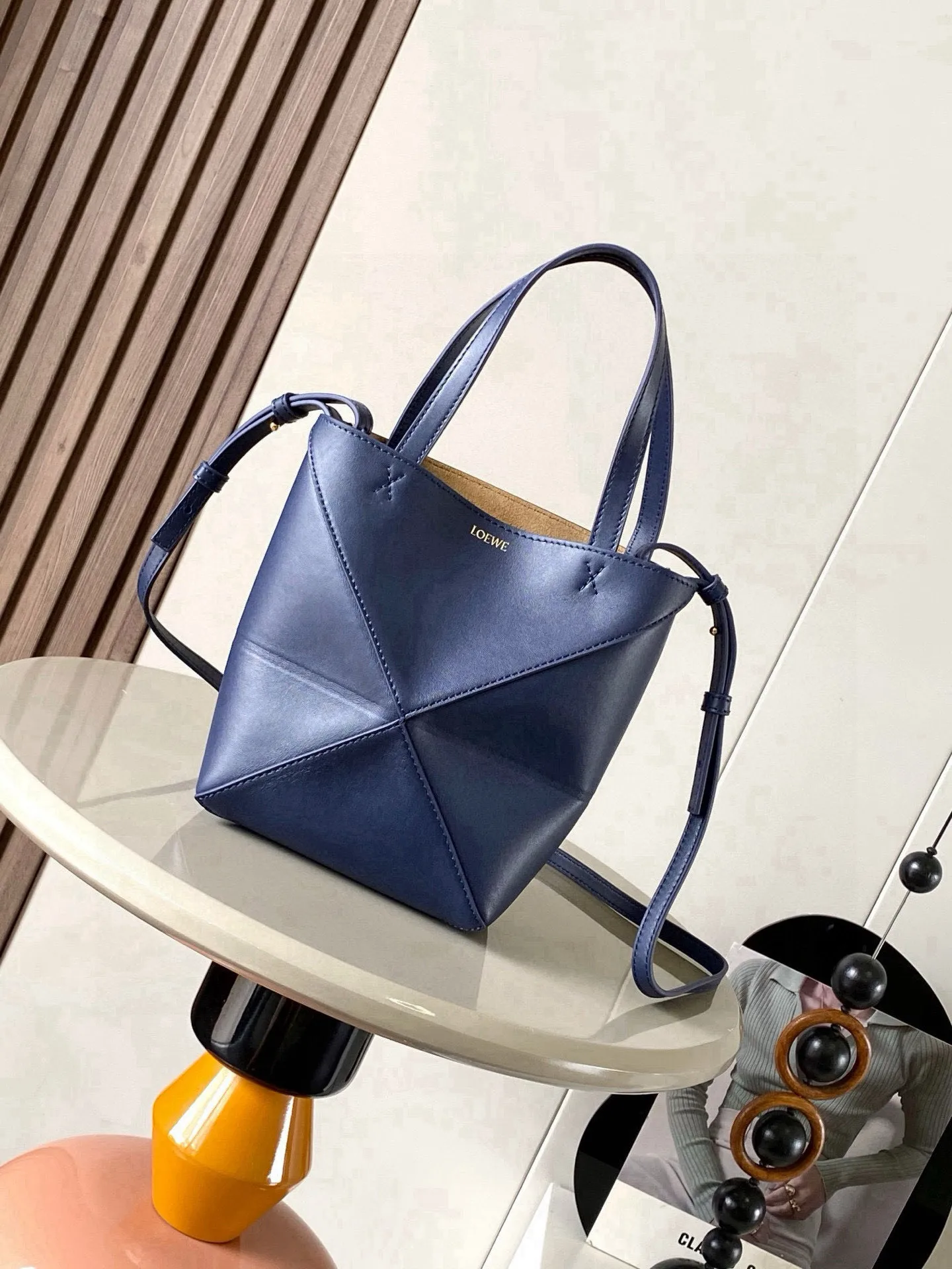 Loewe 9030 Cowhide Mini Handbag Women s Crossbody Bag Loewe 9030 Cowhide Mini Handbag Women s Crossbody Bag