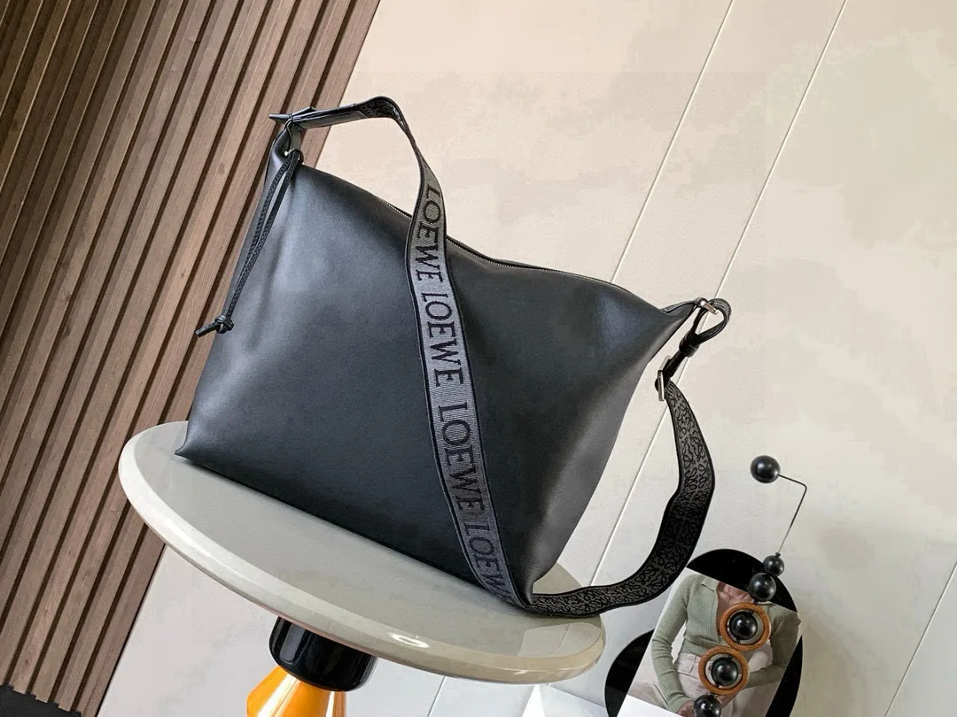 Loewe 9010 Shoulder Underarm Bag Women s Crossbody Bag