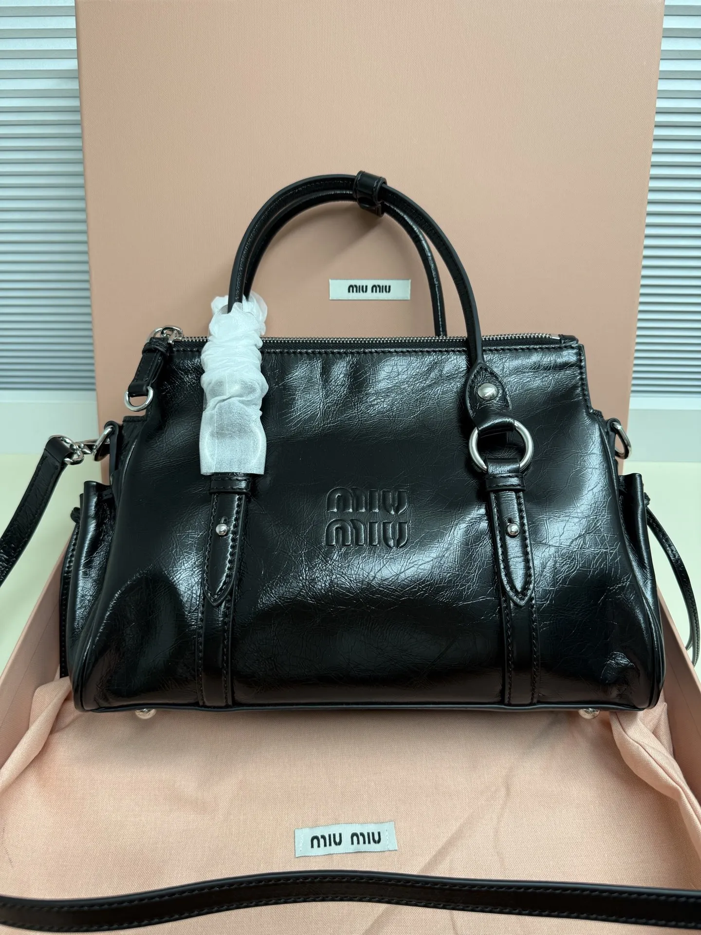MIU MIU 333 Early Spring New Oil Wax Leather Motorcycle Bag Women s Crossbody Bag MIU MIU 333 Early Spring New Oil Wax Leather Motorcycle Bag Women s Crossbody Bag