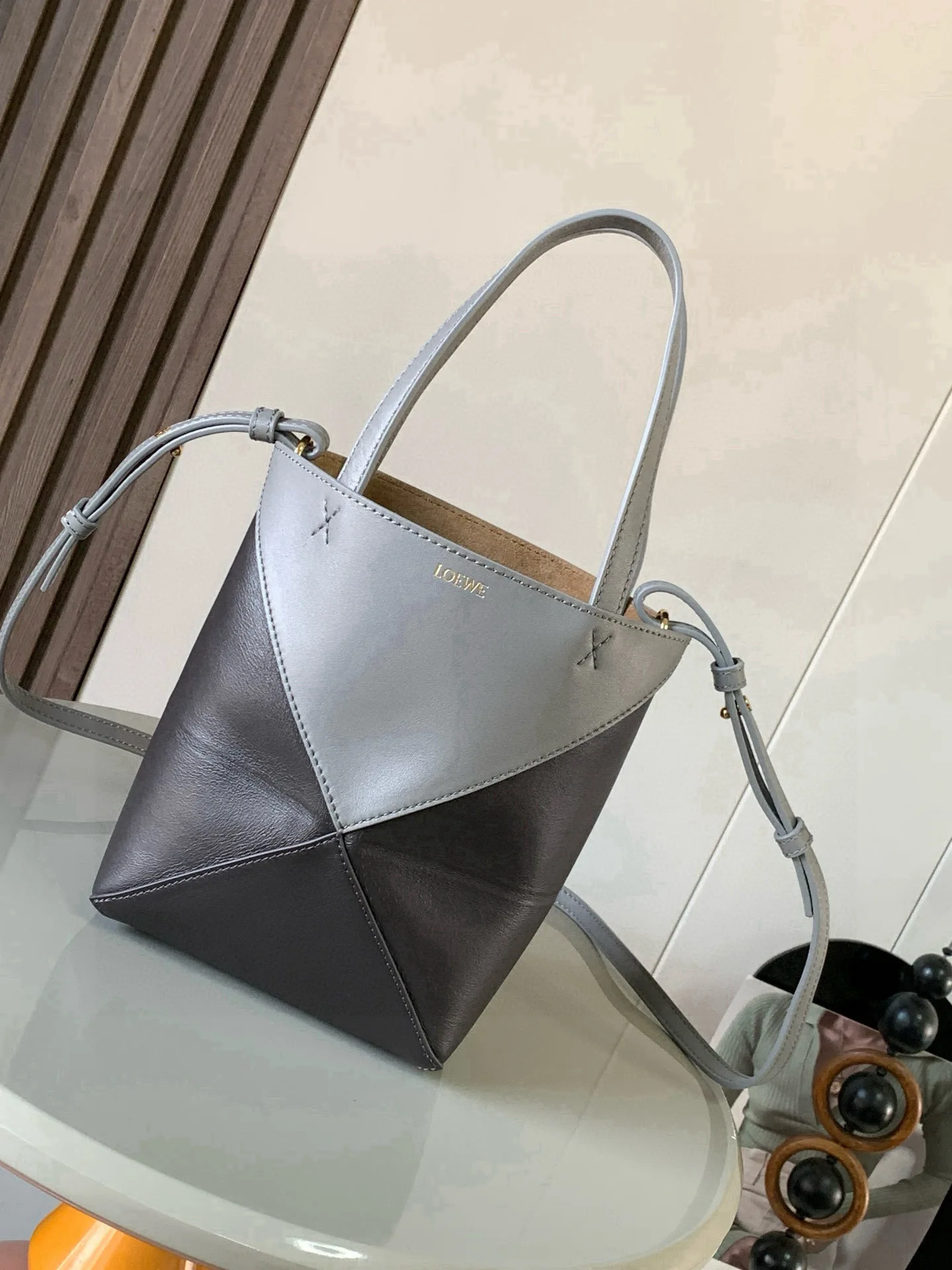 Loewe 9030 Cowhide Mini Handbag Women s Crossbody Bag Loewe 9030 Cowhide Mini Handbag Women s Crossbody Bag